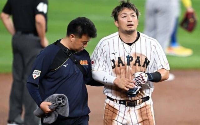 「足を引きずる様子が明らか」負傷鈴木誠也の“最新情報”にファン注目「まじか…」「何が起こっているの？」心配の声続々　WBC準々決勝で右ひざを負傷