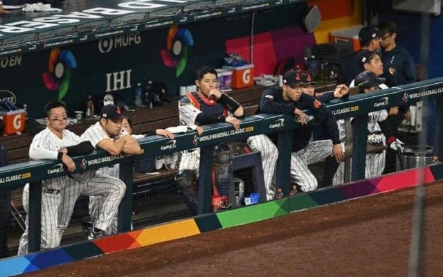 侍J敗戦直後…「何回見ても泣ける」　最後まで寄り添う左腕に感動の声「人間性の良さ出てる」