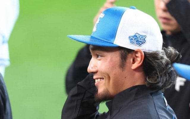 「野球がしたい」侍・伊藤大海が日本ハムに早期合流　仲間の拍手に笑み　誹謗中傷被害にも言及「こういう結果になった以上、誰かしらこういう立場に」