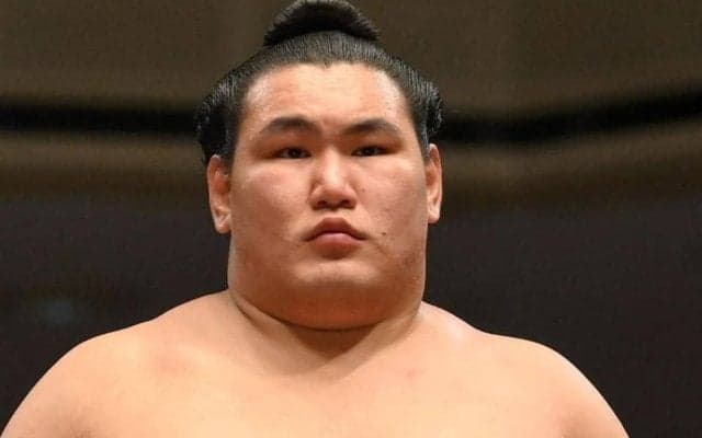 横綱豊昇龍が８勝目　大関安青錦は豪快な上手投げで５勝５敗に　関脇霧島と平幕豪ノ山がともに勝ち１敗守る　琴勝峰は２敗に後退