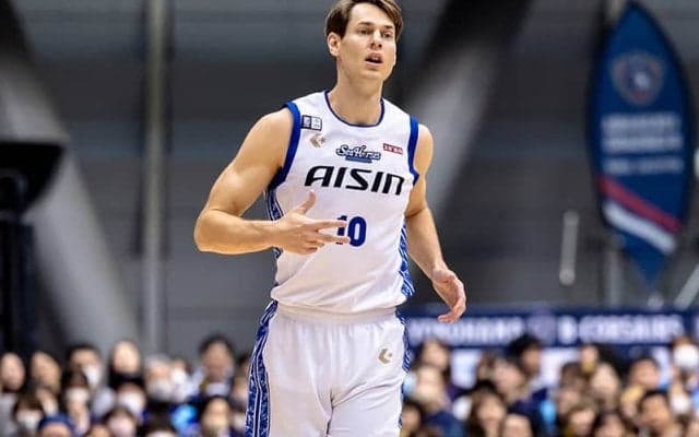 シーホース三河のジェイク・レイマン、1試合出場停止と罰金5万円の懲罰