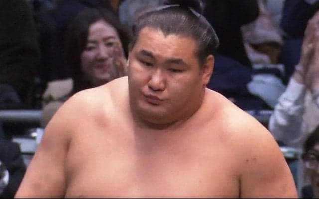 「変化の途中で…」速すぎる豊昇龍に「朝青龍みたいな勝ち方」ファン騒然 横綱初優勝へ“エンジン全開” 衝撃の電車道にファン驚愕