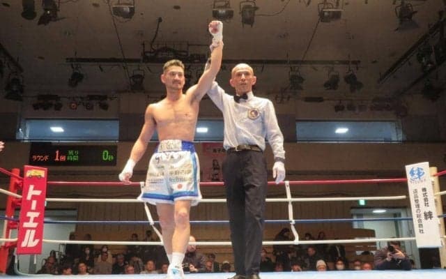 平野岬　圧勝１回ＴＫＯ　昨年１月の日本タイトル戦で敗北　「どこでも通用するようなボクシングを」