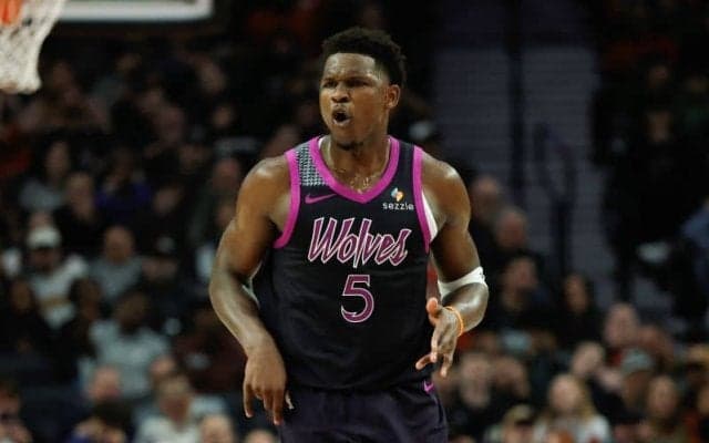 ウェスト6位のウルブズに大打撃…エースのエドワーズが右ひざ炎症で1週間以上の離脱