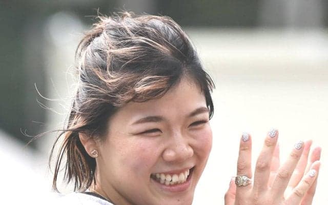 パリ五輪レスリング金の鏡優翔が自撮りコーデ披露　侍ジャパンからサングラス姿、Ｇジャンまで