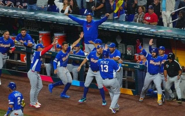 米国開催なのに…「アウェーみたい」　鳴り響く怒号と歓声、好機で“消えた”ジャッジに皮肉