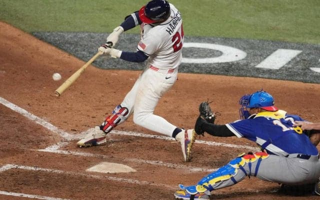【WBC】米国ハーパーのバックスクリーンへの豪快２ランで同点　スタンドから「USAコール」