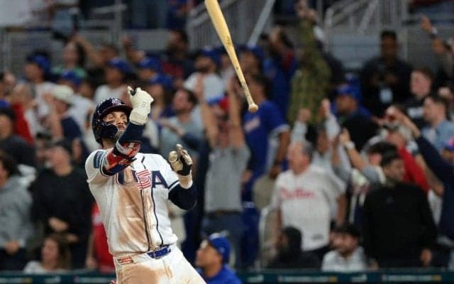 米国代表ハーパー、8回に同点2ラン　オリ助っ人を粉砕、“不要論”払拭の一発に大熱狂