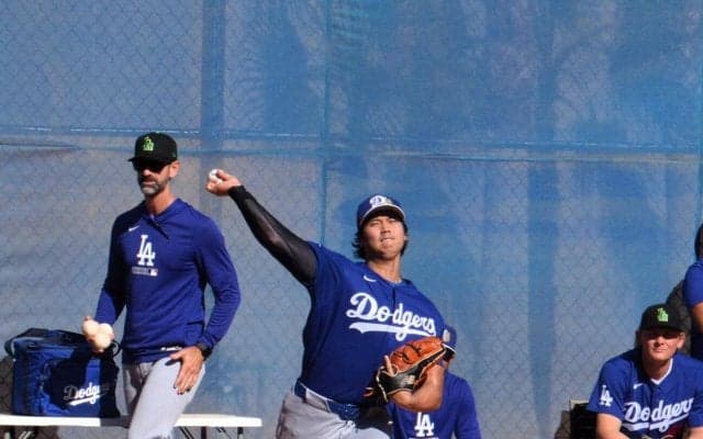 大谷翔平、敗退からすぐに二刀流開幕モード　気温35度でブルペン入り「驚きはない」ロバーツ監督