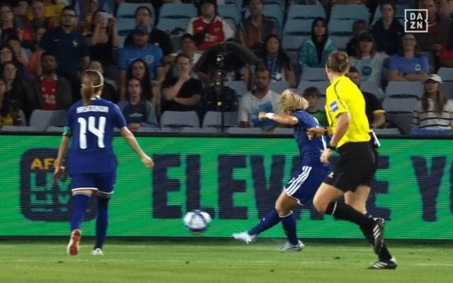 「とんでもない！」なでしこ日韓戦の“衝撃ゴラッソ”に実況＆解説も騒然！浜野まいかの驚愕弾にOG鮫島彩「ここしかないコース」【女子アジアカップ】