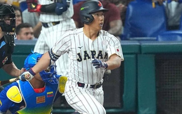 「外野を守ったのは良いこと」と言うが…鵜呑みにできない指揮官の言葉　吉田正尚は“飽和状態”の外野で生き残れるか