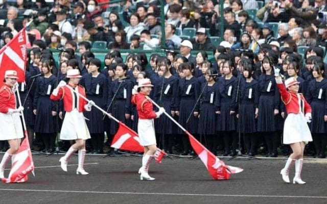 「先導の人が、イイじゃんポーズをｗｗｗ」　センバツ開会式でＭ！ＬＫのヒット曲で選手ら行進　神アレンジにも反響「うまいこと編曲してあってなるほど」「めっちゃピッタリ」