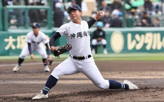 まさに高校生NO.1左腕！沖縄尚学・末吉が4回5奪三振、無失点の快投で帝京打線を翻弄【センバツ】