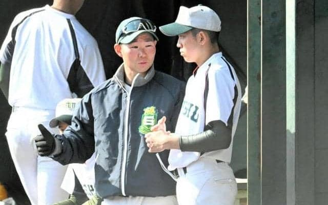 恩師の背中追って母校に　銀行員から転身した専大松戸の昆野コーチ