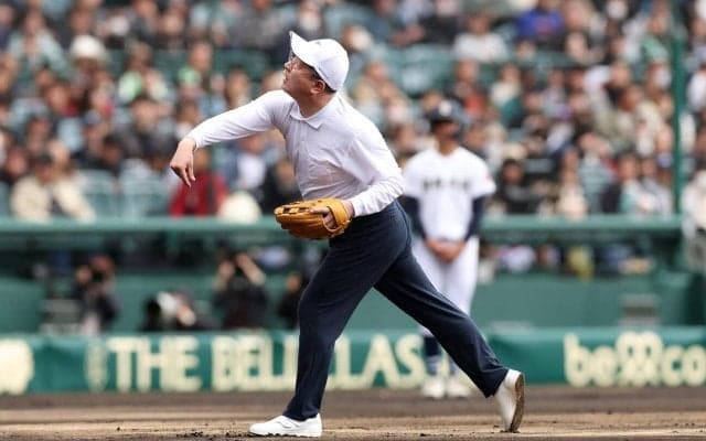 【センバツ】全盲の河合純一スポーツ庁長官開幕戦始球式「30、40年ぶりに投げました」会場拍手