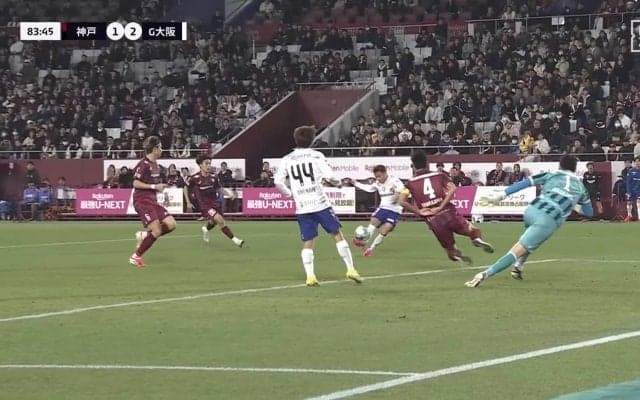 「エジルキックじゃん！」164cmのストライカーが元ドイツ代表の秘技で決めた衝撃ゴラッソが話題「テクニシャンかよ」