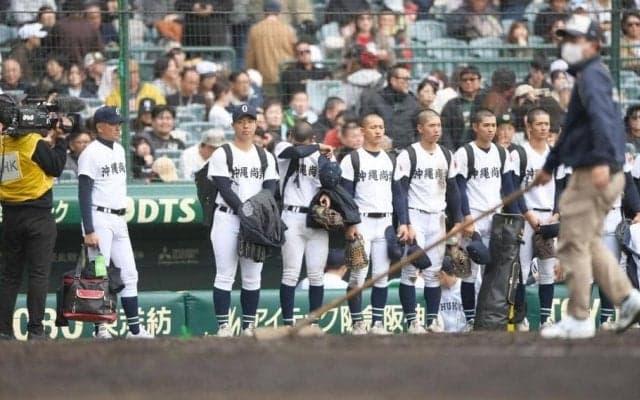 プロ注目左腕のエース末吉は涙なし「これが今の自分の力」、自己採点は「１０点」　９Ｋも八回途中４失点　真っすぐにグラウンドを見つめる　まさかの初戦敗退で夏春連覇ならず