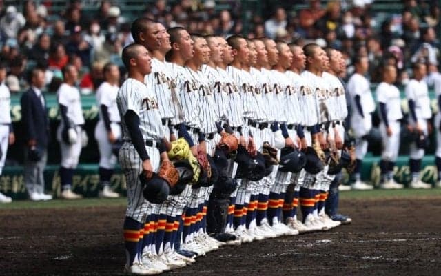 帝京勝利に石橋貴明さんが「涙」　15年ぶりに聖地に流れた校歌…SNSで即反応「魂！」