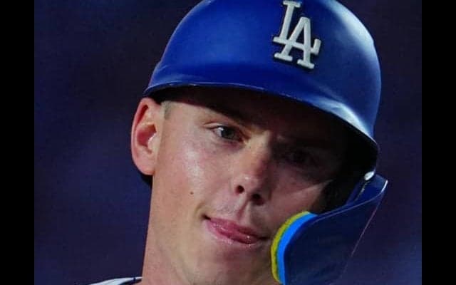 ドジャース・スミス妻のカーラ夫人「いつまでも彼を誇りに思います」スミスとの２ショット公開