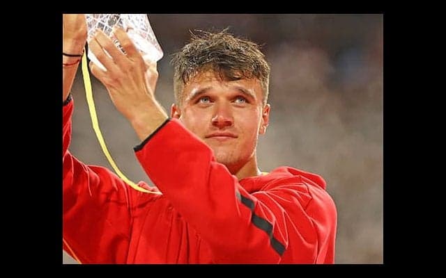  20歳 最大タイトル防衛へ冷静貫く 