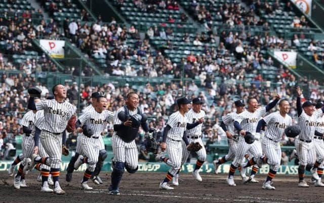 【センバツ】帝京16年ぶり勝利、金田監督の「選手を信じる力」ブレない指示で帝京らしさを発揮