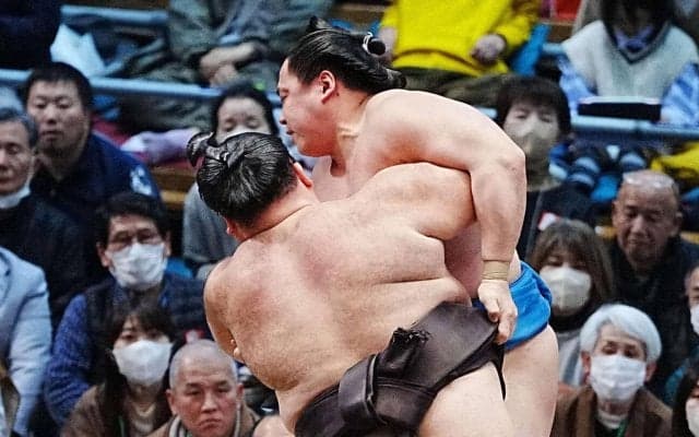 朝乃山、４連勝で大けがから再起後７場所連続の勝ち越し　元大関の意地でNHKインタビュー断る