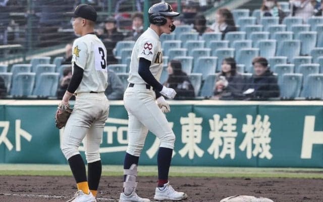 八戸学院光星 ｢大谷ルール｣適用の4番打者が初ヒット初打点！自らを援護する貴重な同点打【センバツ】