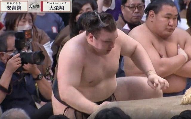 安青錦が「はじきとんだ」 大関に異変…“らしからぬ光景“に「もはや別人」「どうした」心配の声相次ぐ