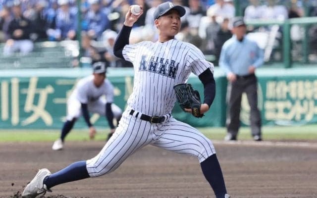 阿南光の小田に高い将来性、短いテークバックに伸びのある直球は武器【26年センバツ・輝いた球児】






