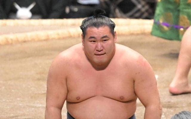 豊昇龍は左で張り差しにいったのが敗因だな　逆に霧島は読んでいた【武蔵川親方の解説】