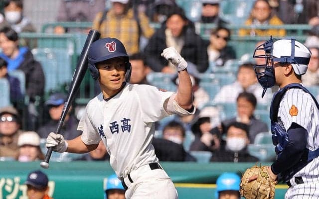 【センバツ】21世紀枠の長崎西が初回、滋賀学園に先制　岡崎憲信が押し出し四球を選ぶ