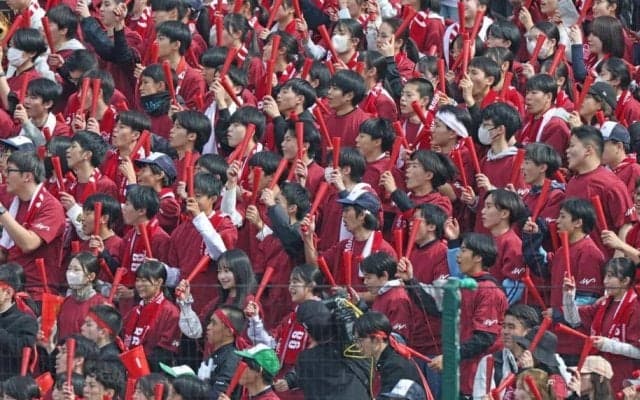 甲子園にバースデーソング響く　誕生日の長崎西・楊井が代打で登場　相手の滋賀学園応援席も大きな拍手で祝福