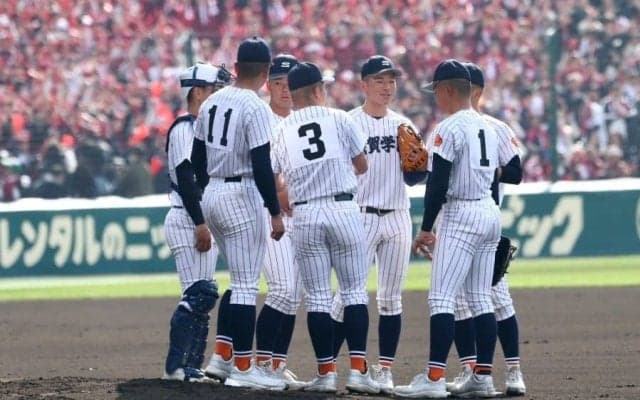 甲子園一塁アルプスに騒然「使ってるw」　若者にぶっ刺さる“選曲”に好感「マジか」