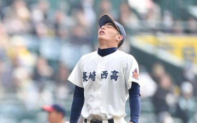 長崎西は無念の惜敗　７５年ぶり甲子園星ならず　５盗塁の足攻で四回まで毎回得点も　満員の三塁側アルプスからは大声援