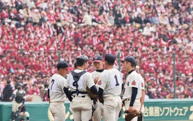 21世紀枠・長崎西が大健闘！滋賀学園に惜敗も、75年ぶりの安打、足を生かした得点で聖地沸かせた【26年センバツ】






