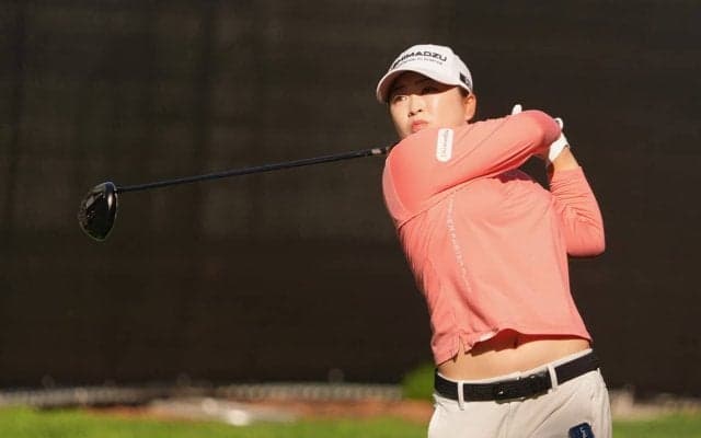 西郷真央が5打差7位発進 原英莉花12位、渋野日向子72位