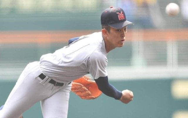 横浜のプロ注目右腕、織田翔希が五回に１５０キロを計測　三回に先制二塁打を浴びた神村学園・田中に対して