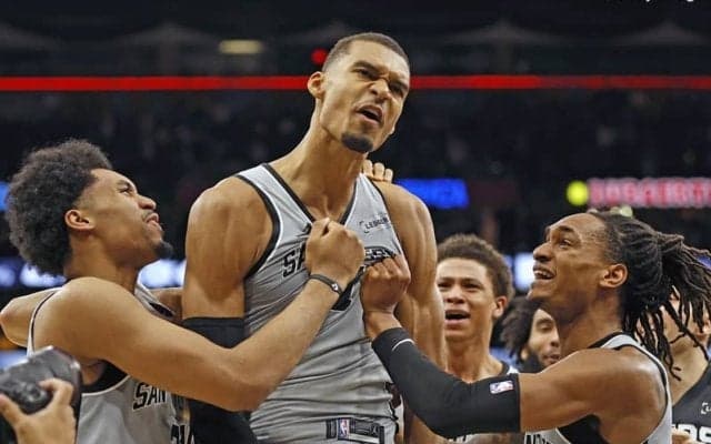 ウェンバンヤマが決勝弾を成功…ウェスト2位のスパーズが7年ぶりのプレーオフ出場決定