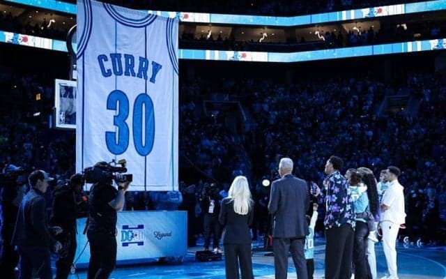 ホーネッツ史上2人目の永久欠番入りを果たしたデル・カリー「感謝してもしきれません」