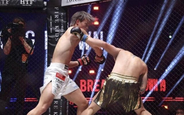 人気女子アナと交際中のＢＤイケメン王者が少林寺継承の中国人ファイター撃破　恋人見守る中で圧巻勝利　次戦は最強戦士と激突へ、朝倉「ＹＵＲＡとやるしかないんじゃないですか」