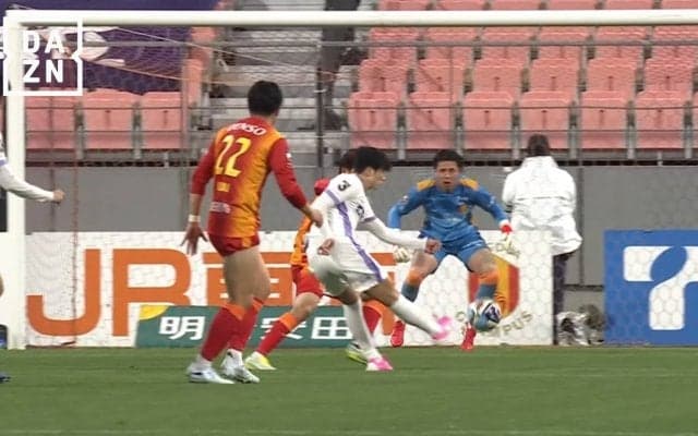 「人間離れしてる」期待の22歳FW、巧妙ノータッチフェイントからの弾丸ダイレクトシュートが脚光「早く代表呼んでほしい」