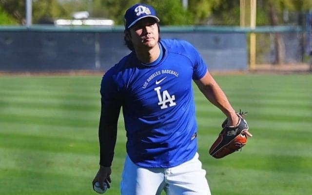 大谷翔平、アリゾナ最終日に“神対応”　ボール＆ペンを投げつける少年も…ファン熱狂