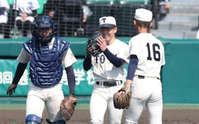 東洋大姫路が初戦敗退　逆転で３季連続の初戦突破ならず　八回にまさかの形で勝ち越しを許す　岡田監督「ミスが出なけりゃなあと」