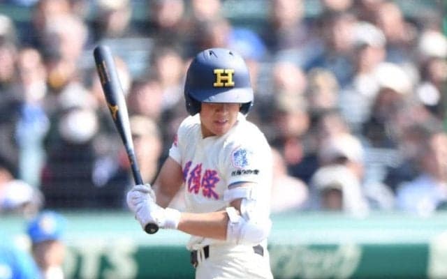 花咲徳栄が珍事から逆転成功　打者がストライクカウント間違えベンチへ→慌てて戻り左前打　押し出し死球などで試合をひっくり返す