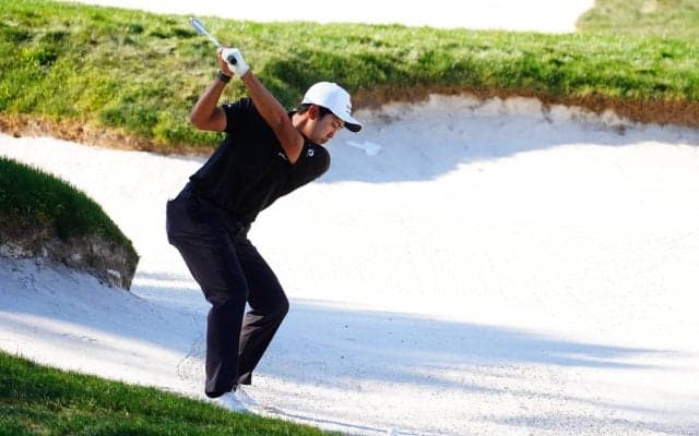 81位からの巻き返し 金谷拓実のキャディのビブスが「KANAYA」じゃない理由