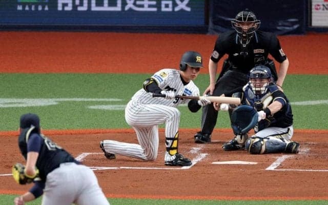 阪神　高橋遥人が異例の２死から送りバント　開幕前の練習？「９番・ＤＨ」で先発　２０日には巨人・ドラ１竹丸も同様のケースで送りバント