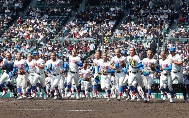 【センバツ】花咲徳栄、奇襲作戦で鮮やか逆転劇　満塁から遊ゴロで２得点「DHの恩恵」岩井監督