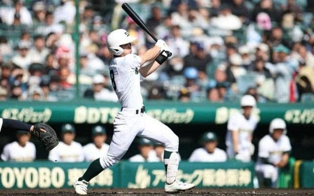 専大松戸、集中打は打順2巡目から　主軸の長谷川「力まずスイング」