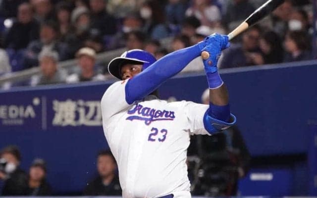 中日新外国人選手は「神助っ人」の気配…OP戦トップの4号をマーク、際だつ長打力「詰まってもあんだけ飛んでくのはヤバすぎる」