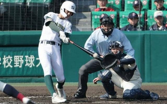 秋の涙胸に鍛えた集中力、勢いつける一打　千葉・専大松戸の柴田選手